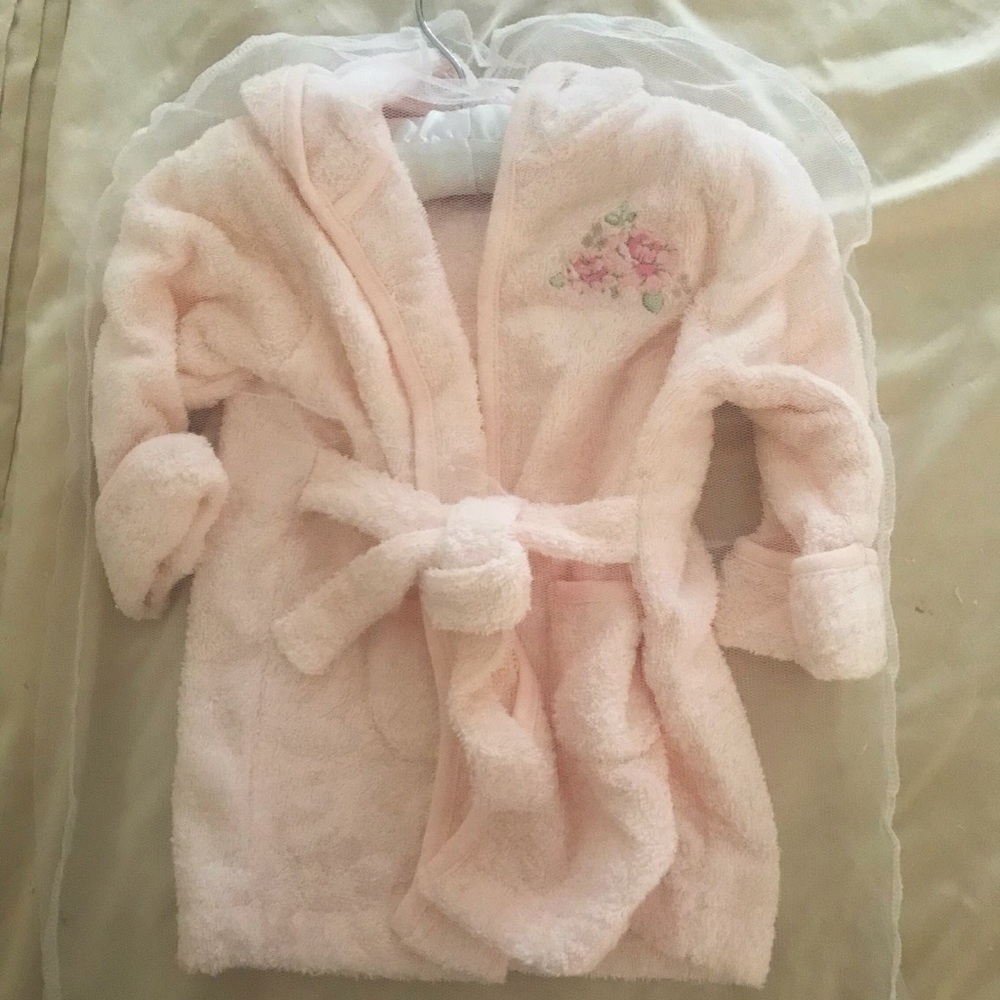 Adorable “First Impressions” Bath Robe🌸